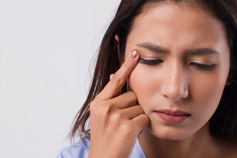 Một số trường hợp giật mắt phải ở nam và nữ - Giải mã điềm báo?